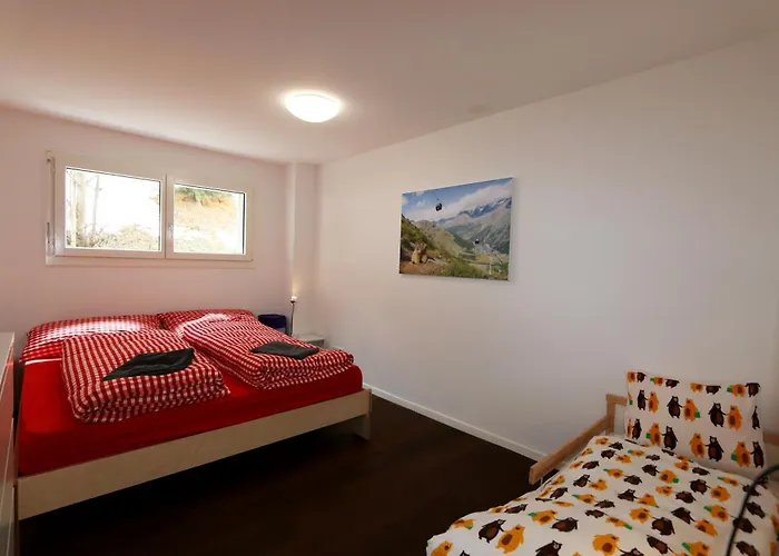 Perrine 1: Modern 3-room *